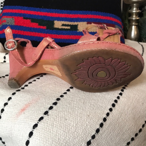 Born - Picture 4 of 6